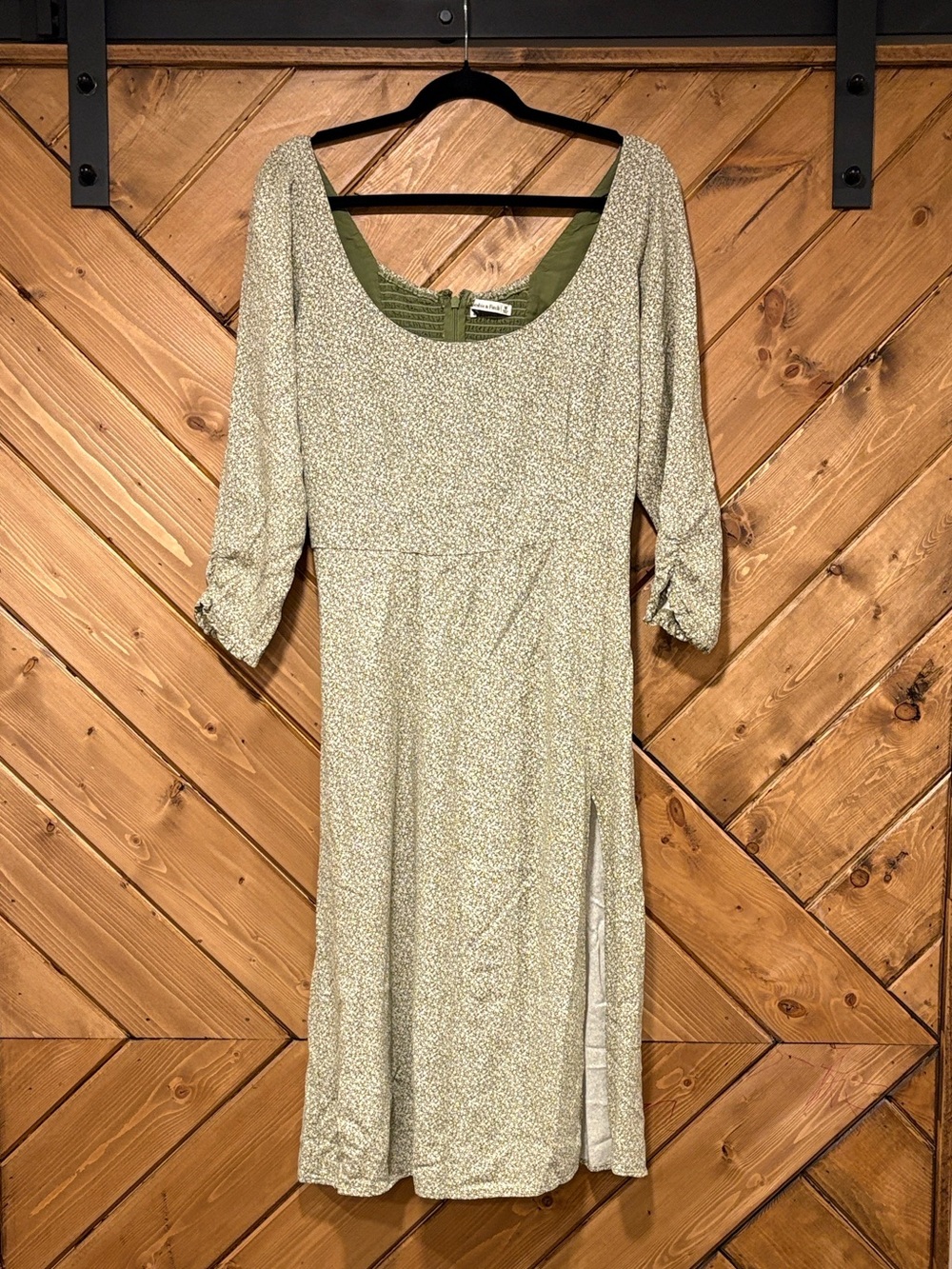 Abercrombie & Fitch Light Sage Scoop-Neck Midi Dress With Slit Medium